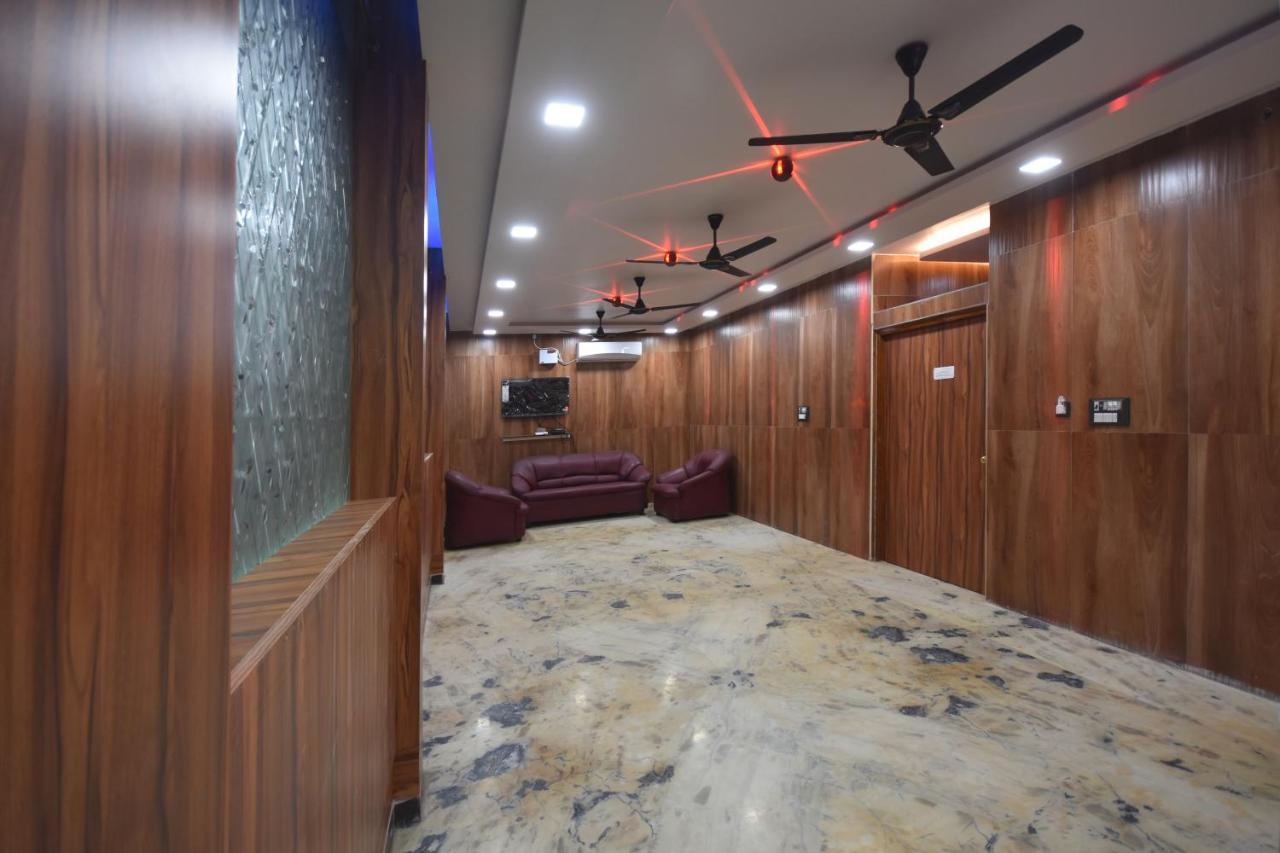 Sri Kumaran Residency Hotel 2*